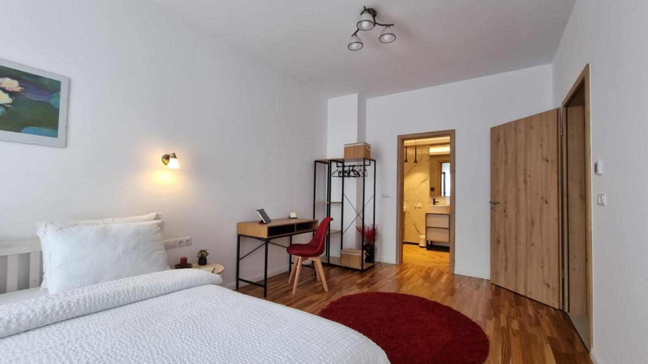 Penthouse Cosmopolit Lägenhet Braşov Exteriör bild